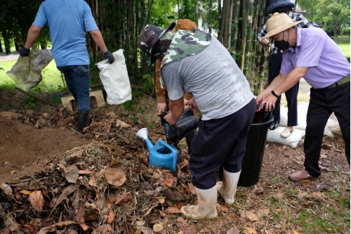 กิจกรรมพัฒนาหลุมปุ๋ยหมัก พิพิธภัณฑ์เรือนโบราณล้านนา สำนักส่งเสริมศิลปวัฒนธรรม มช.