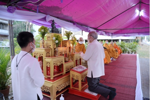 ร่วมพิธีทำบุญตักบาตรพระภิกษุ สามเณร เนื่องในวันมาฆบูชา ประจำปี พ.ศ.2565