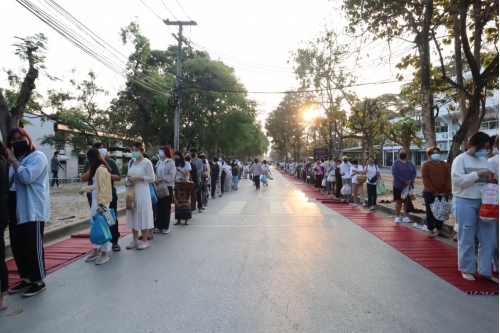 ร่วมพิธีทำบุญตักบาตรพระภิกษุ สามเณร เนื่องในวันมาฆบูชา ประจำปี พ.ศ. 2565