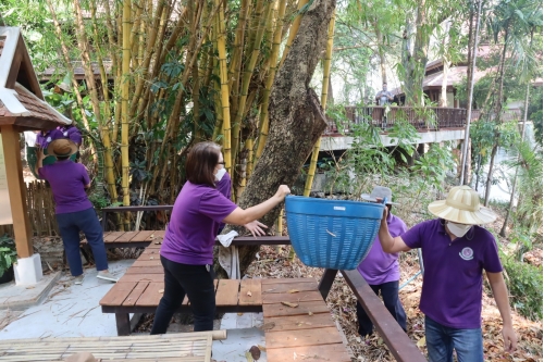 กิจกรรม Happy Society : จิตอาสาการจัดทำหลุมปุ๋ยหมัก และถวายจตุปัจจัย ณ วัดผาลาด (ภายใต้โครงการ Happy CPAC: องค์กรแห่งความสุข ประจำปีงบประมาณ พ.ศ. 2565)