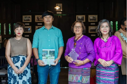 พิธีมอบโล่ประกาศเกียรติคุณเฮือนต้นแบบในการอนุรักษ์ฟื้นฟูเฮือนโบราณ