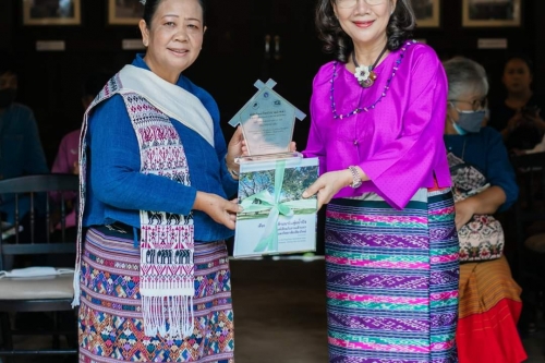 พิธีมอบโล่ประกาศเกียรติคุณเฮือนต้นแบบในการอนุรักษ์ฟื้นฟูเฮือนโบราณ