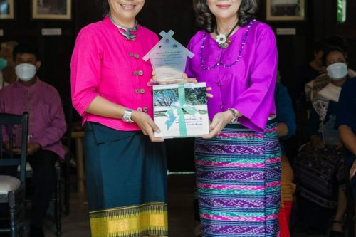 พิธีมอบโล่ประกาศเกียรติคุณเฮือนต้นแบบในการอนุรักษ์ฟื้นฟูเฮือนโบราณ