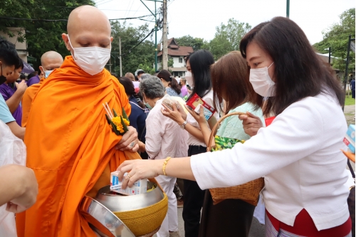 ร่วมพิธีทำบุญตักบาตรเทโวโรหณะ ประจำปี พ.ศ. 2565