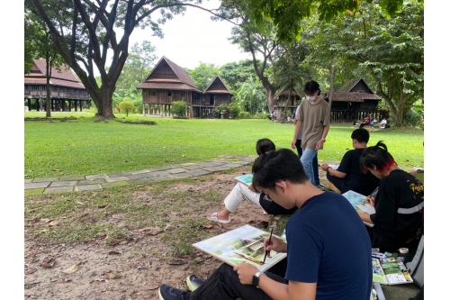 คณะศิลปกรรมและสถาปัตยกรรมศาสตร์ มทร. ล้านนา  เข้าศึกษาดูงานและวาดภาพ ณ พิพิธภัณฑ์เรือนโบราณล้านนา มช.