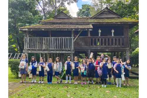 คณะครูและนักเรียนจาก Unity Concord International School เข้าทัศนศึกษาและทำกิจกรรมศิลปวัฒนธรรม ณ พิพิธภัณฑ์เรือนโบราณล้านนา มช.