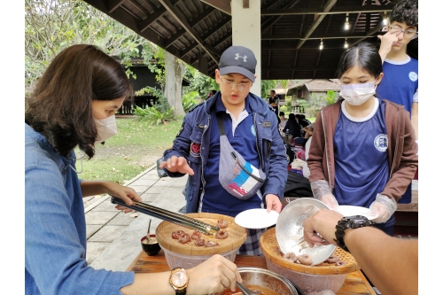 คณะครูและนักเรียนจาก Unity Concord International School เข้าทัศนศึกษาและทำกิจกรรมศิลปวัฒนธรรม ณ พิพิธภัณฑ์เรือนโบราณล้านนา มช.