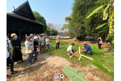 นักศึกษาจาก Kanda University of international Studies (KUIS) ประเทศญี่ปุ่น เข้าชมเเหล่งเรียนรู้ และงานหัตถกรรมล้านนา