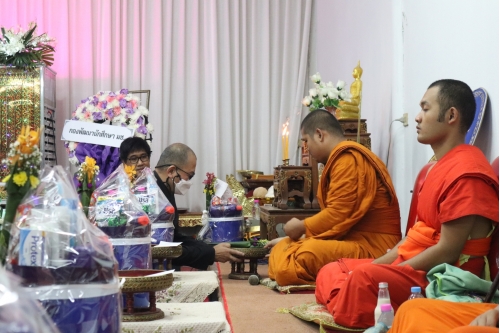 ร่วมเป็นเจ้าภาพในพิธีบำเพ็ญกุศลศพและสวดพระอภิธรรม นางรุจิรา คอทอง อดีตเลขานุการสำนักส่งเสริมศิลปวัฒนธรรมและล้านนาสร้างสรรค์