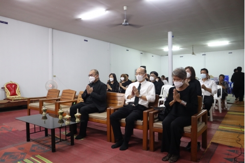 ร่วมเป็นเจ้าภาพในพิธีบำเพ็ญกุศลศพและสวดพระอภิธรรม นางรุจิรา คอทอง อดีตเลขานุการสำนักส่งเสริมศิลปวัฒนธรรมและล้านนาสร้างสรรค์