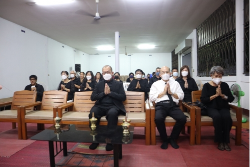 ร่วมเป็นเจ้าภาพในพิธีบำเพ็ญกุศลศพและสวดพระอภิธรรม นางรุจิรา คอทอง อดีตเลขานุการสำนักส่งเสริมศิลปวัฒนธรรมและล้านนาสร้างสรรค์