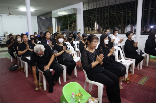 ร่วมเป็นเจ้าภาพในพิธีบำเพ็ญกุศลศพและสวดพระอภิธรรม นางรุจิรา คอทอง อดีตเลขานุการสำนักส่งเสริมศิลปวัฒนธรรมและล้านนาสร้างสรรค์