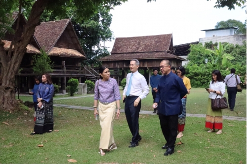 รับมอบเครื่องดนตรีไทย ซอด้วงงาช้าง และอุปกรณ์ดนตรีไทยงาช้าง 