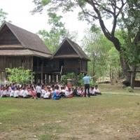 คณะครูและนักเรียนจากโรงเรียนดาราวิทยาลัย เยี่ยมชมพิพิธภัณฑ์เรือนโบราณล้านนา มช.