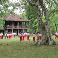 คณะครูและนักเรียนจากโรงเรียนดาราวิทยาลัย เยี่ยมชมพิพิธภัณฑ์เรือนโบราณล้านนา มช.